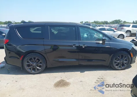 2019 Chrysler Pacifica Touring Plus из США, поврежденный, VIN 2C4RC1FG5KR567581